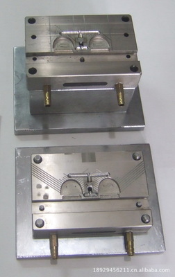 【手機電池專用低壓注塑機 手機電池塑料模具. 塑料模具】價格,廠家,圖片,注塑機,東莞市茶山展達模具加工店-