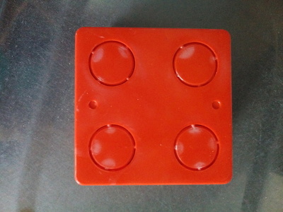 注塑生產(chǎn)彩色線盒時(shí)出現(xiàn)白點(diǎn)的成因分析與解決方案